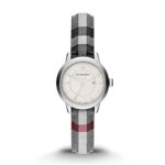 Burberry Watch the Classic Round 32mm Round Fabric Strap
